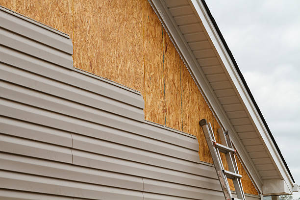 24/7 Emergency Vinyl Siding experts in Greeley, CO
